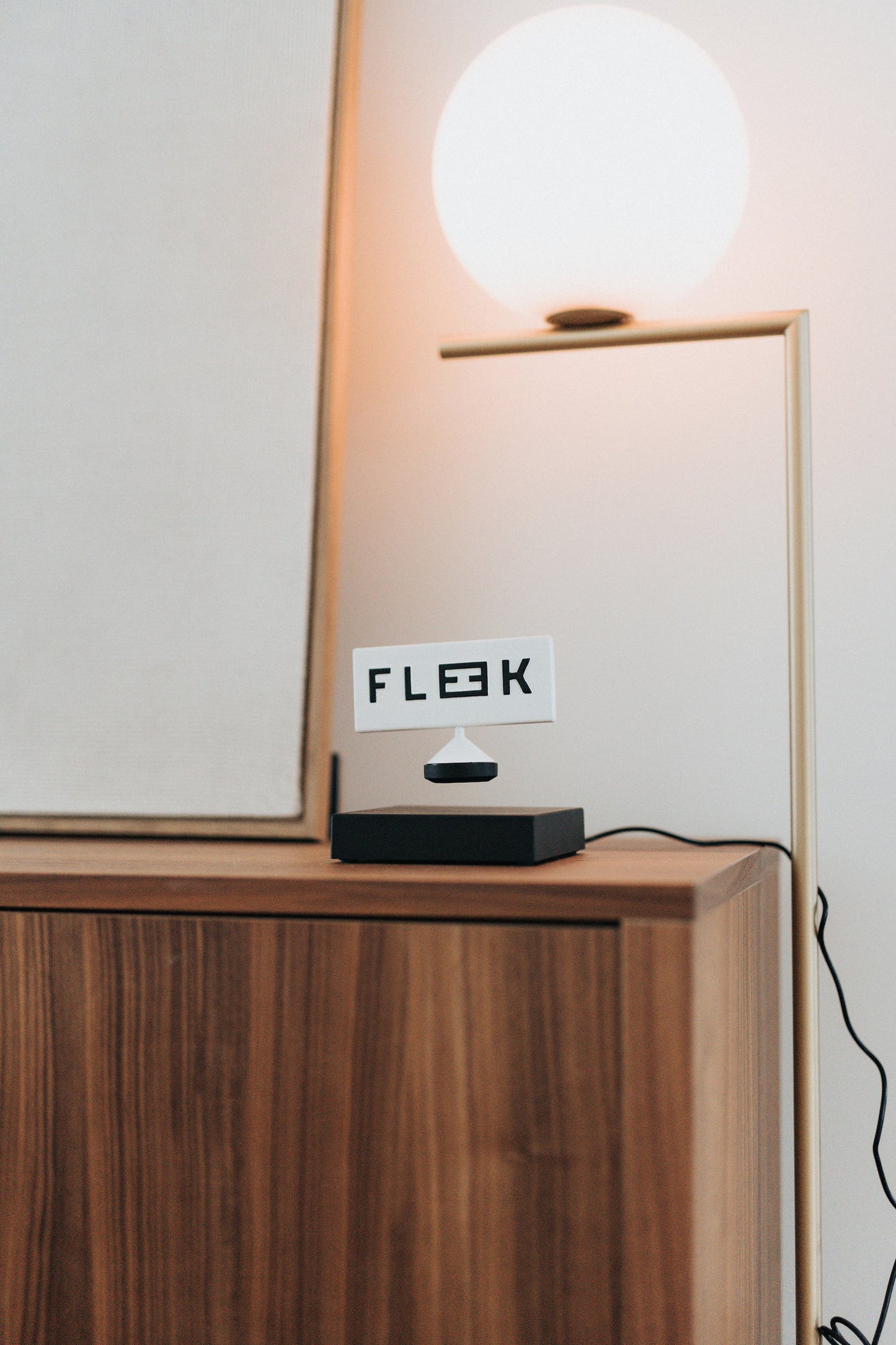 Leviou™ Core – Wired Magnetic Levitation Base