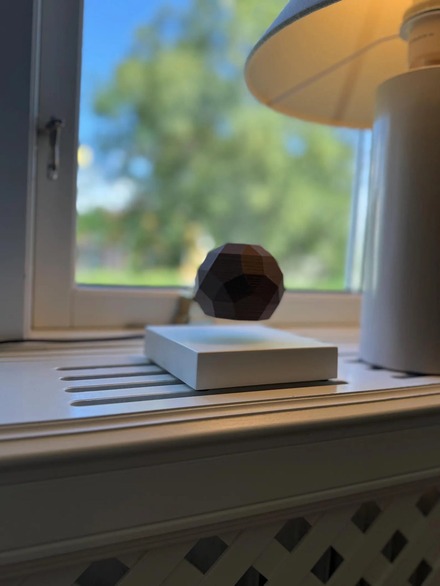 Geode - Levitating Art Piece