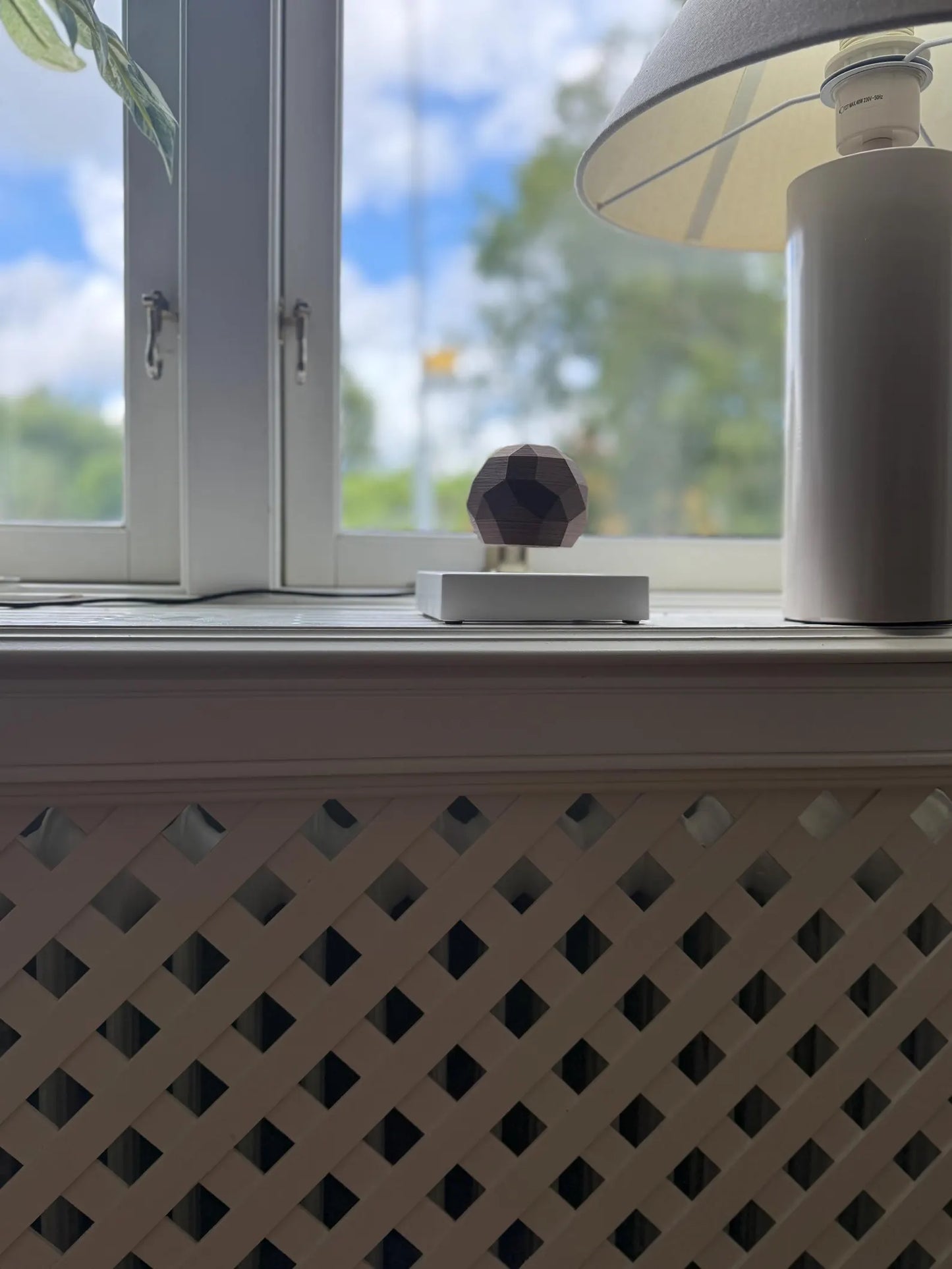 Geode - Levitating Art Piece